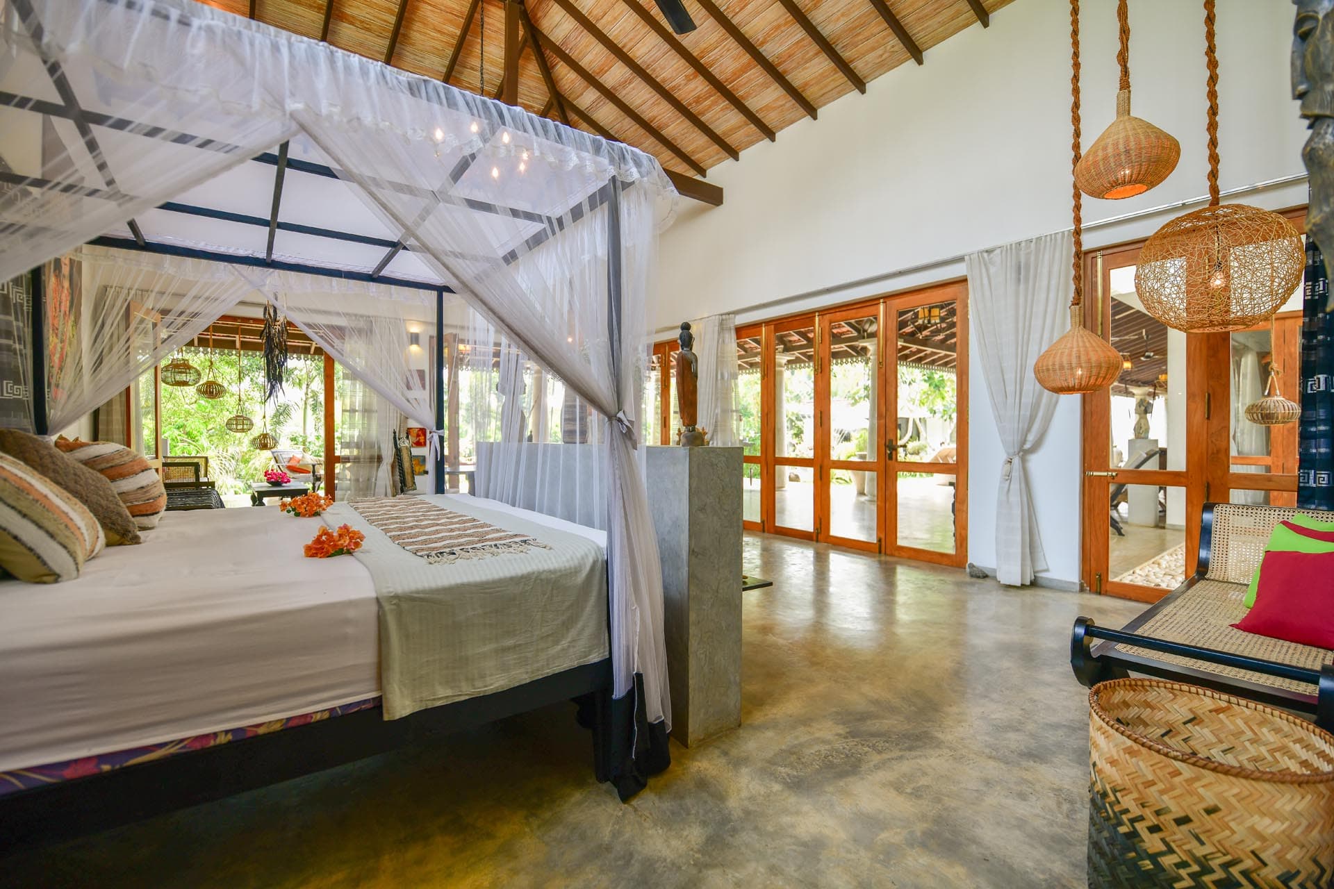 Best rooms in hikkaduwa, Sri Lanka. spacious Princes Suite at Tropical House Jungleside VIlla - Suite Interior
