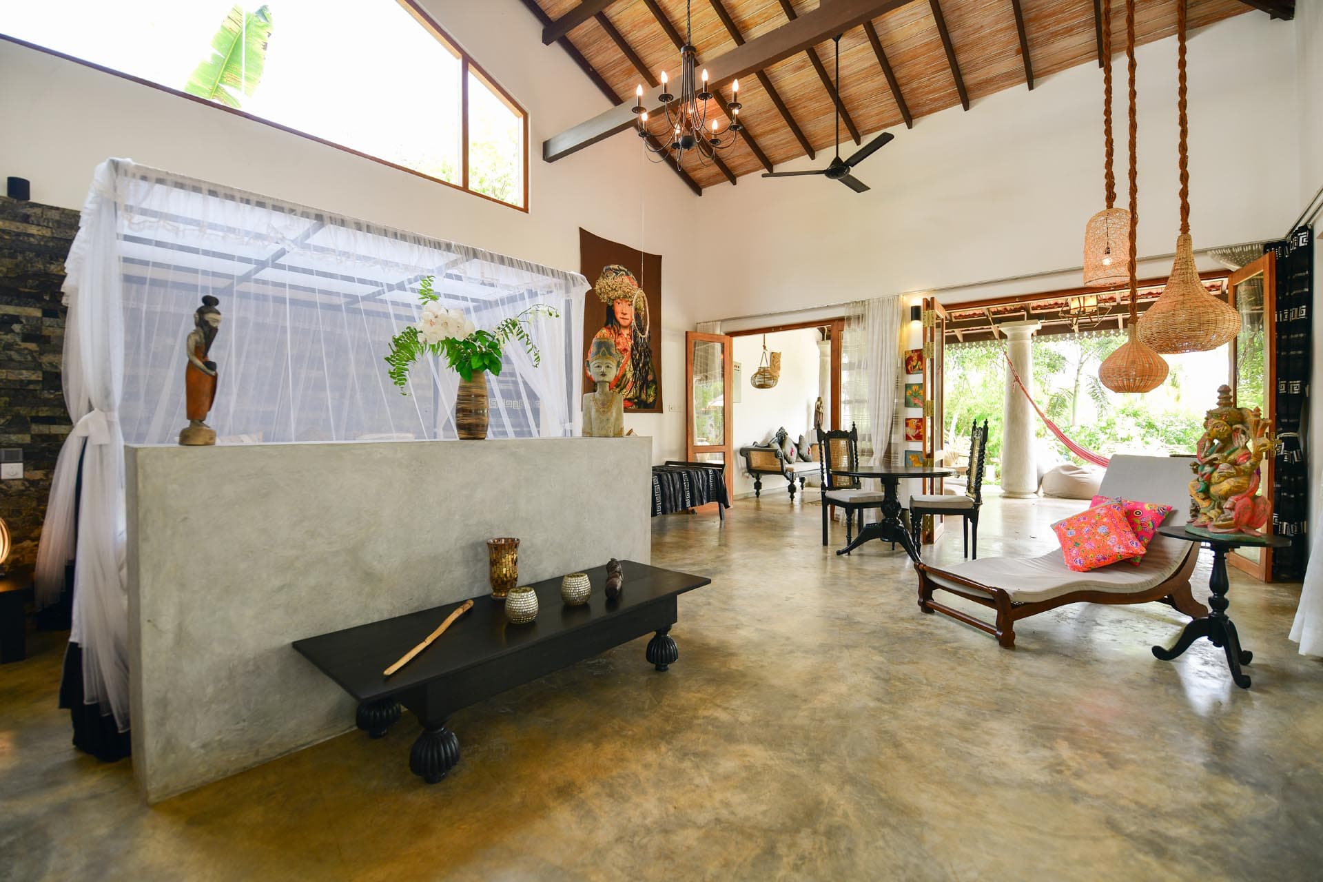 Best rooms in hikkaduwa, Sri Lanka. spacious Princes Suite at Tropical House Jungleside VIlla - Suite Interior