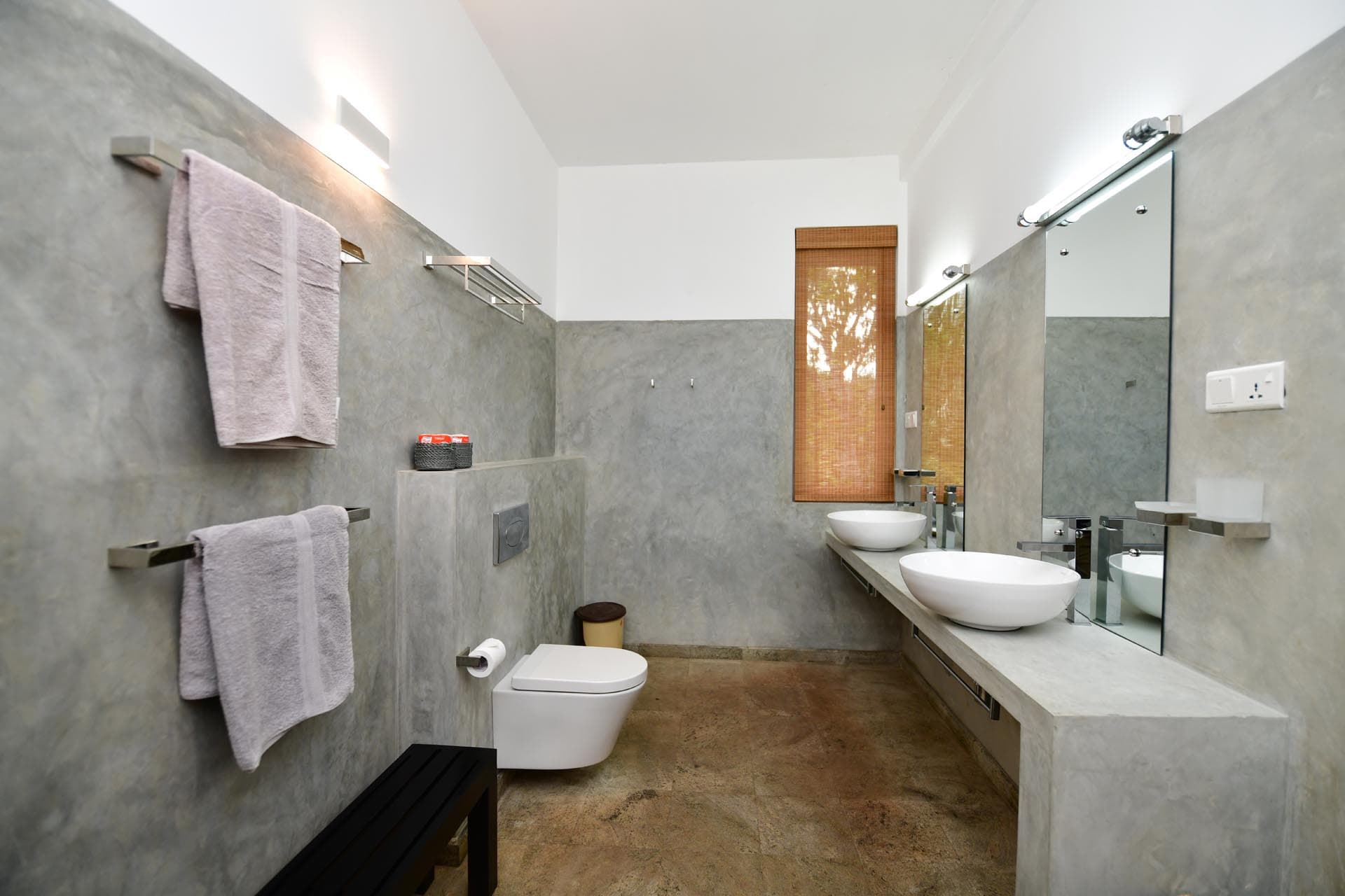 Best rooms in hikkaduwa, Sri Lanka. spacious Landmark Room at Tropical House Jungleside VIlla - Bath Room